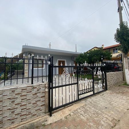 Eraldo Brahimi Apartaments Εξαμίλιο Εξωτερικό φωτογραφία